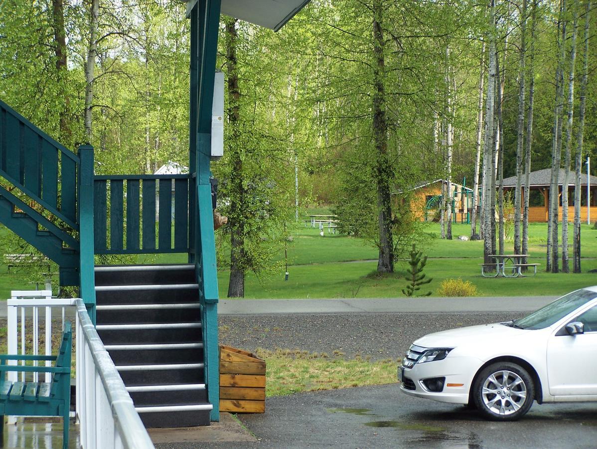 Robber's Roost Motel New Hazelton Eksteriør bilde