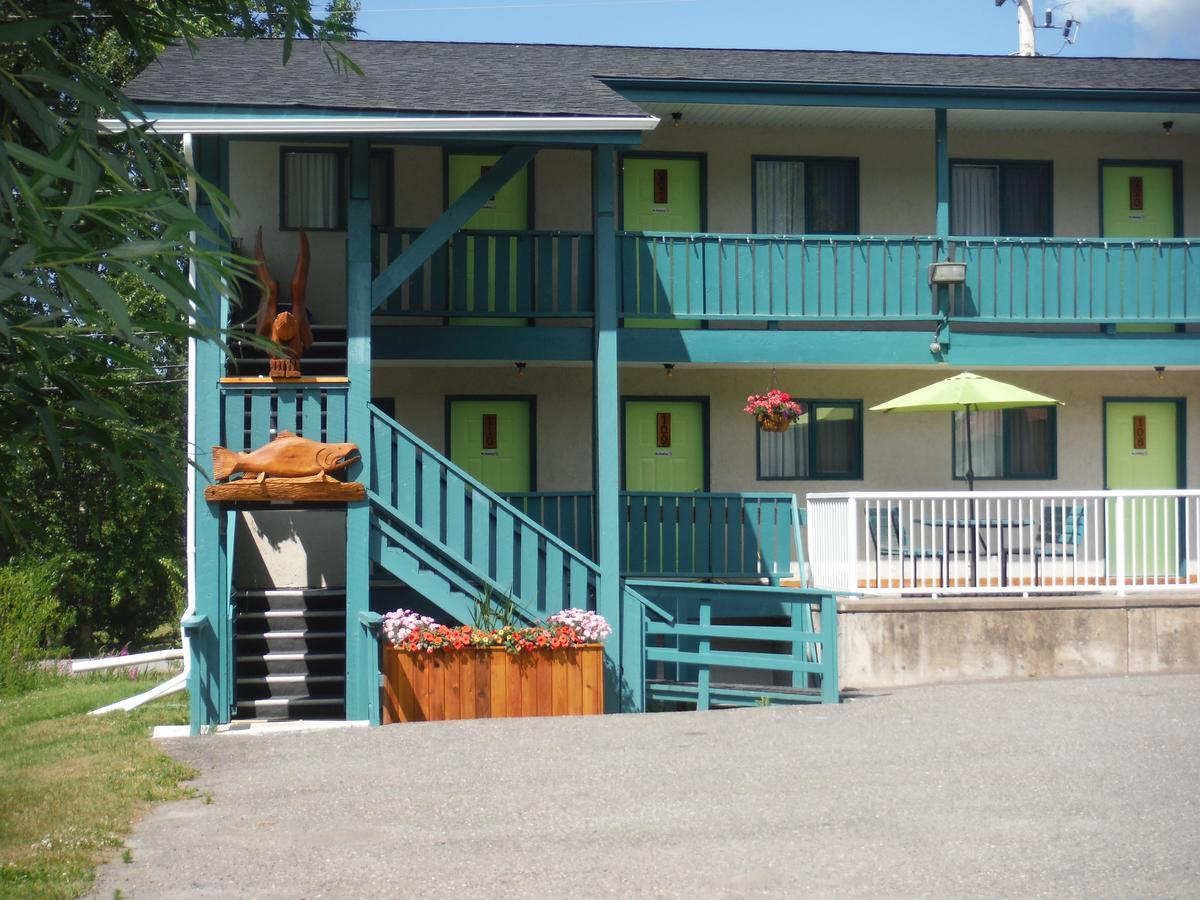 Robber's Roost Motel New Hazelton Eksteriør bilde