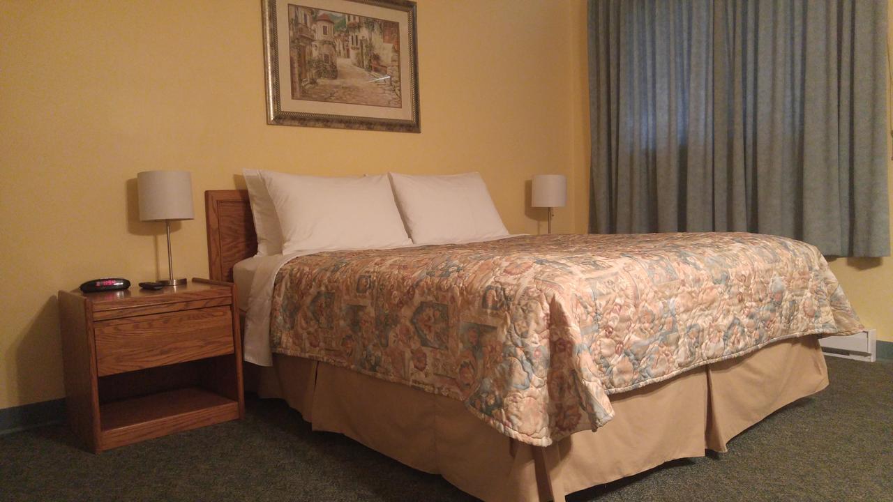Robber's Roost Motel New Hazelton Eksteriør bilde