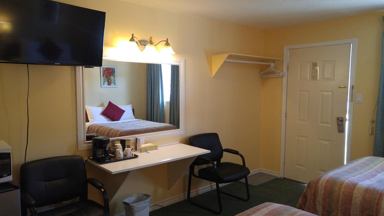 Robber's Roost Motel New Hazelton Eksteriør bilde